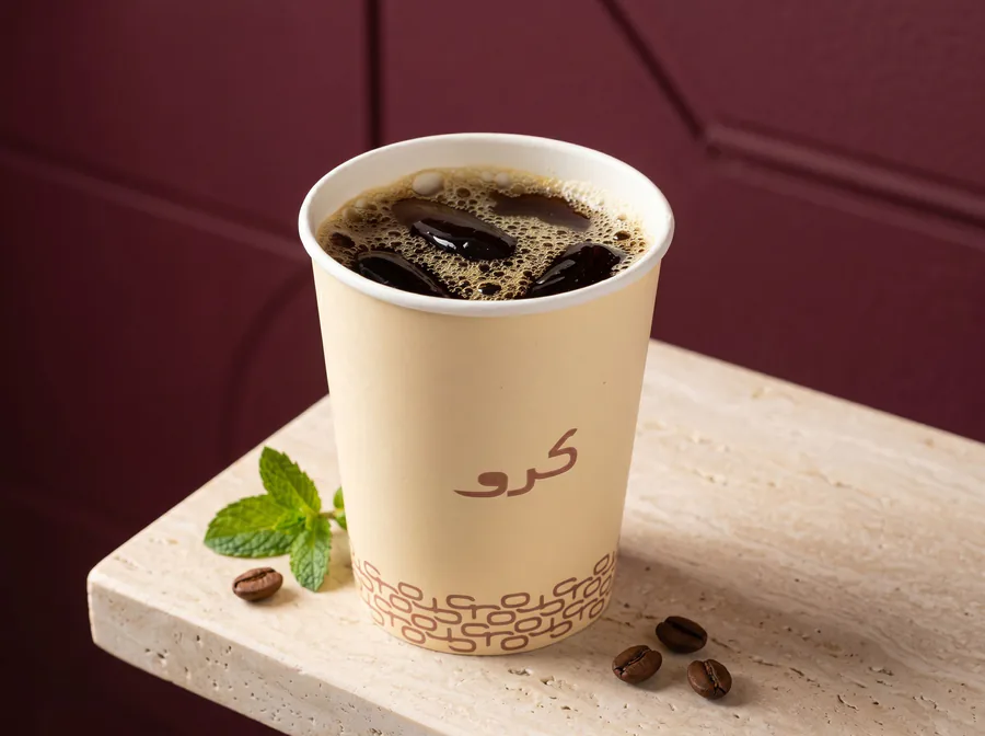 صورة منتج بخلفية استوديو احترافية