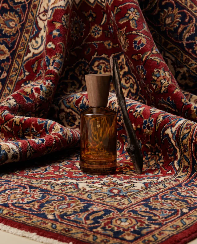 صورة منتجك على سجاد فاخر واقعي — 2
